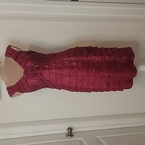 London Times, Size 8, Wine Colored (Burgundy-ish) Sleeveless Layered Dress, EUC.